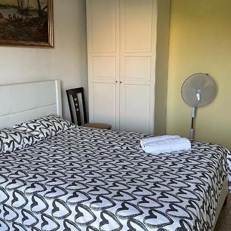 Habitaciones Con O Sin Balcon Badalona Dış mekan fotoğraf